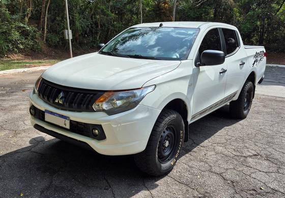 MITSUBISHI L200 TRITON 2.4 16V TURBO DIESEL GL CD 4X4 MANUAL